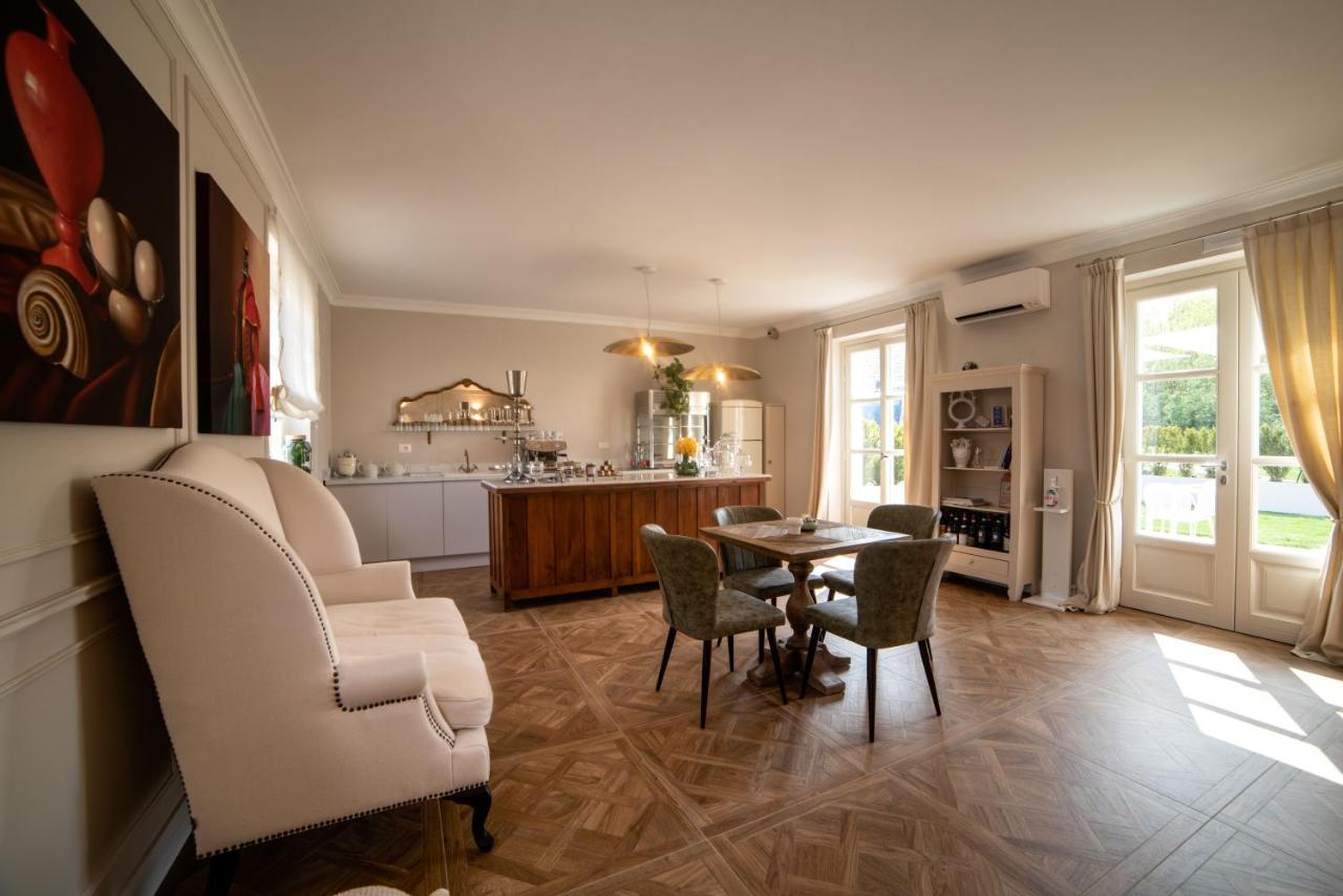 Borgo Piani - Camere Di Charme Манго Экстерьер фото